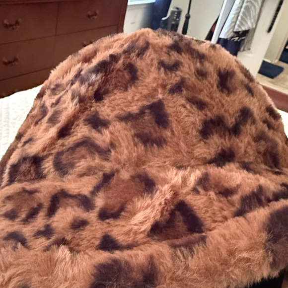 Faux Fur Leopard Print Bucket Hat - Brown - Picture 2 of 2